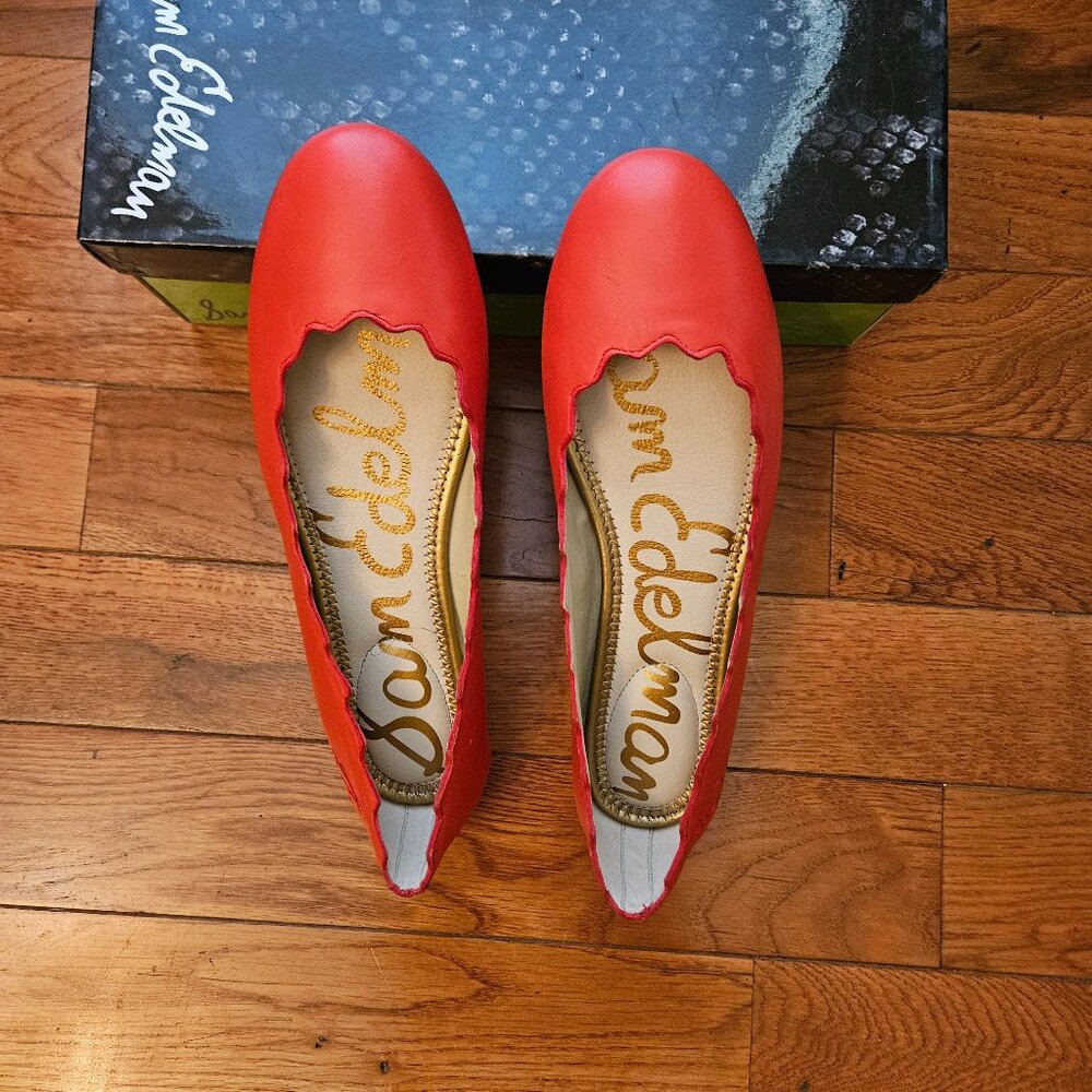 Sam Edelman Scalloped Ballet Flats NWT